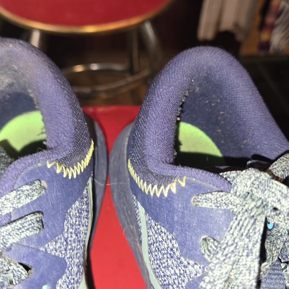 Asics navy blue athletic shoes in a misses size 7 GUC - Picture 6 of 8